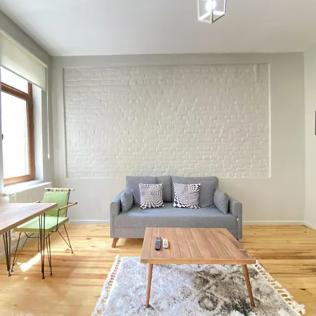 Flat With A Refreshing Balcony In Beyoglu Appartement Istanboel