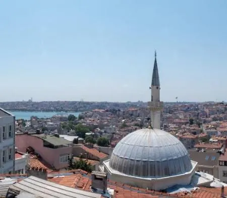 Flat With A Refreshing Balcony In Beyoglu Διαμέρισμα *