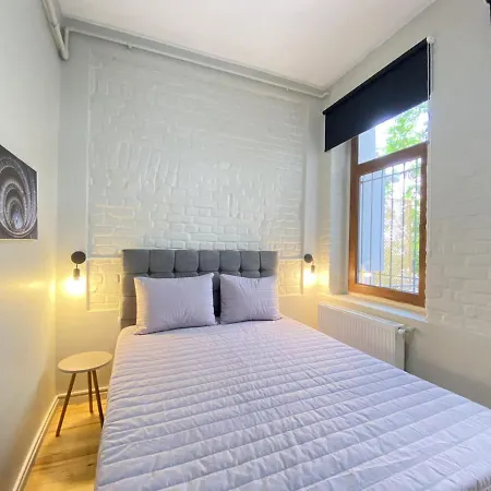 Flat With A Refreshing Balcony In Beyoglu Διαμέρισμα Κωνσταντινούπολη