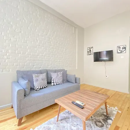 Flat With A Refreshing Balcony In Beyoglu Lägenhet *